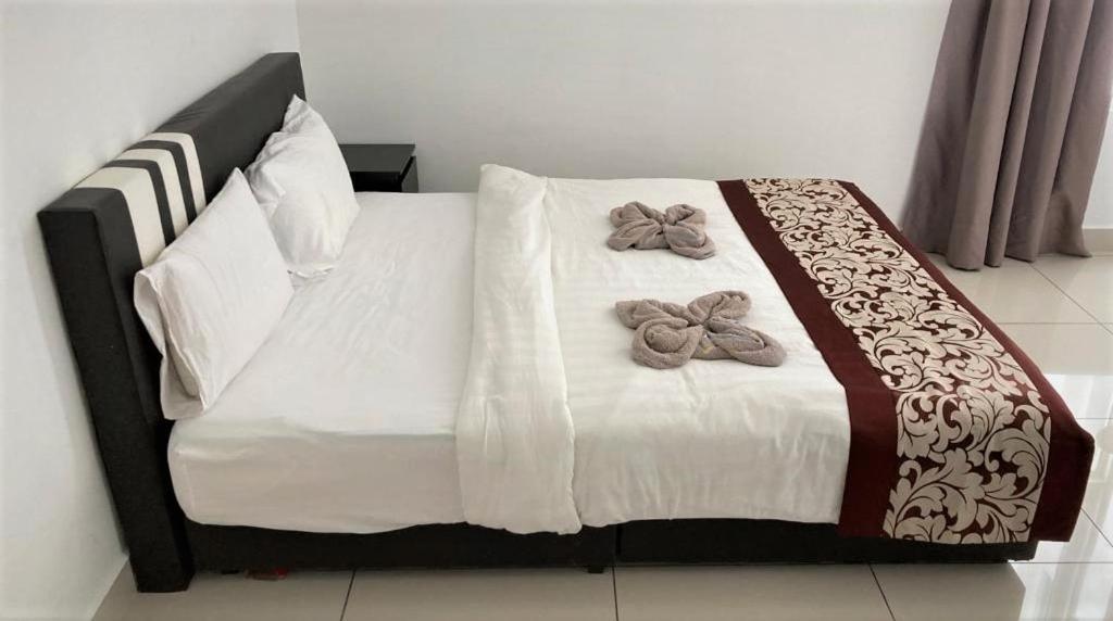 Mansion One 2br Seaview 7 Pax George Town